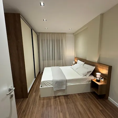 Luxury Center With Balcony Apt21 Appartamento Tirana