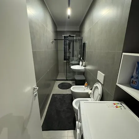 Luxury Center With Balcony Apt21 Appartamento Tirana
