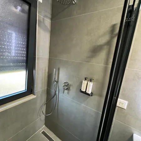Luxury Center With Balcony Apt21