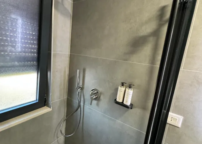 Homerent Old Bazaar 21